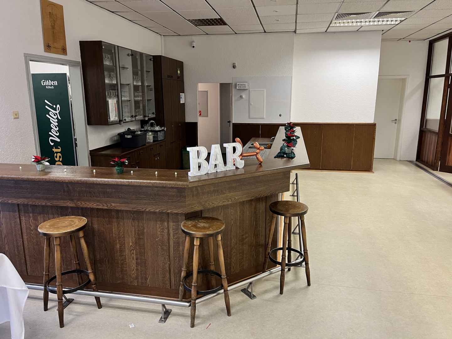 Das Bild zeigt den Thekenbereich des Bürgertreffs